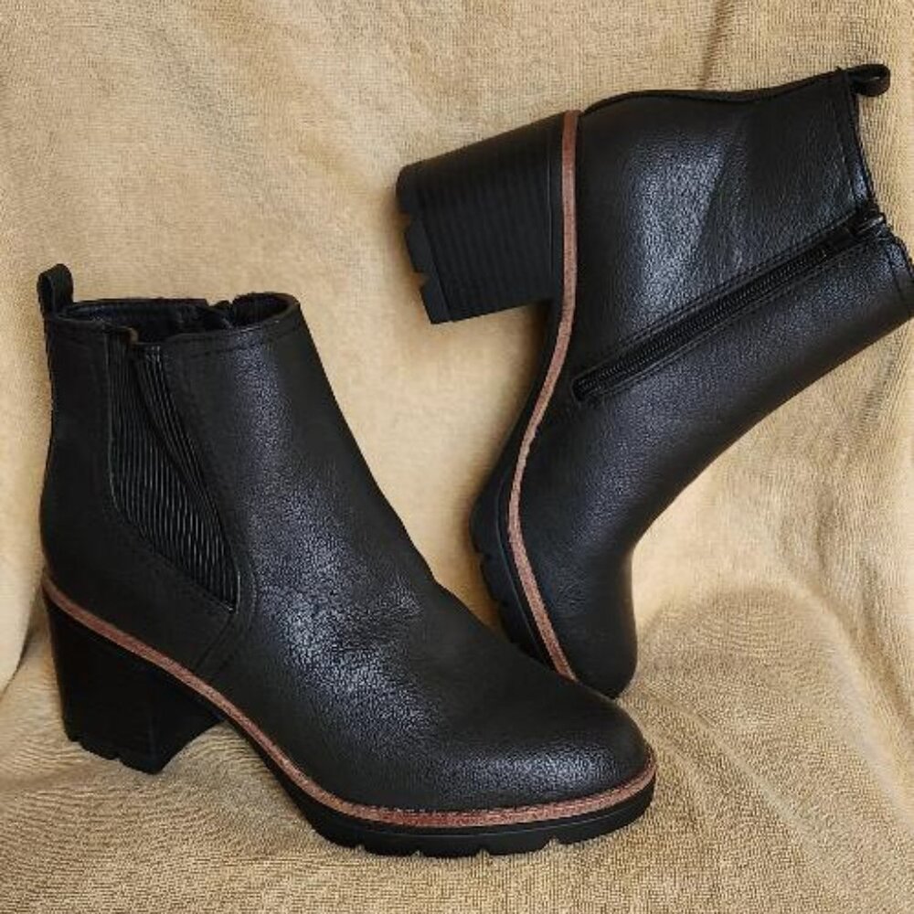 NATURALIZER Black Faux Leather Chunky Water Repellent Round Toe Booties 8.5M
